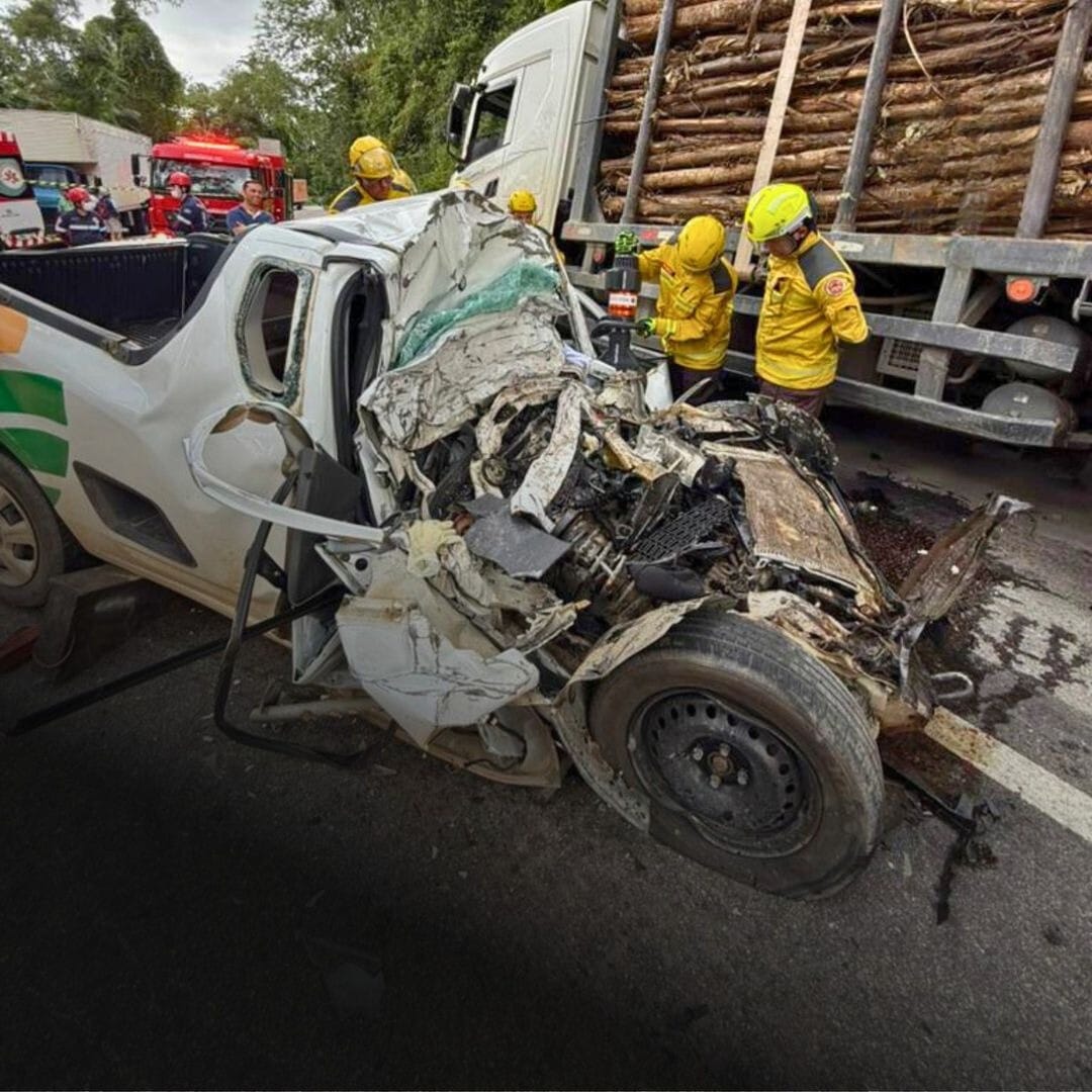 Colisão frontal deixa um morto na BR-282, em Águas Mornas